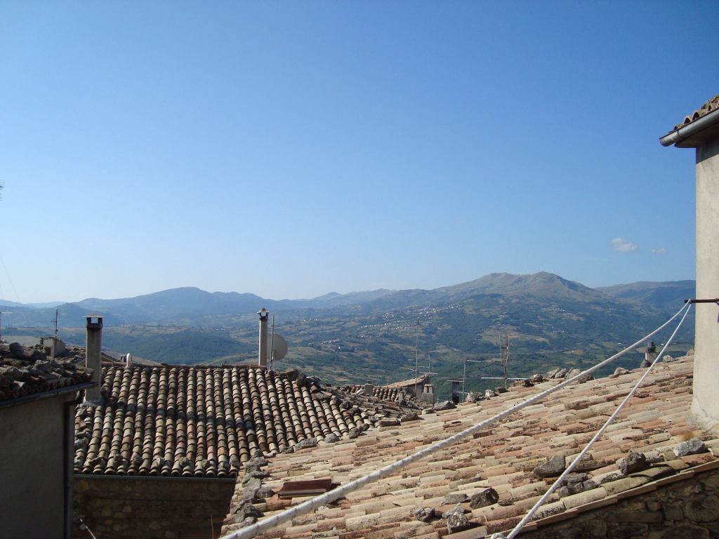 Tetti da casa di Nonna Lucia. Photo credit: Pietro Gaglianò