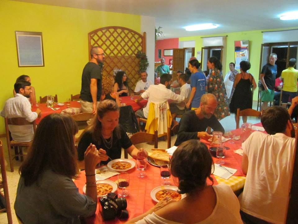 Una delle cene da Pino. Photo credit: Meri Iacchi