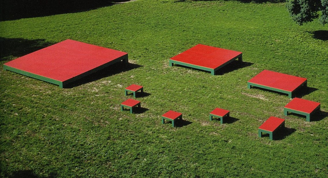 Mario Merz - Il numero ingrassa come i frutti d'estate e le foglie abbondanti. 1, 1, 2, 3, 5, 8, 13, 21, 34, 55 - 1995 © Fondazione Merz